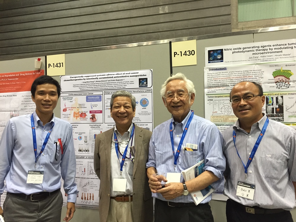 TS Vòng Bính Long cùng các giáo sư tại Nhật Bản. Ảnh: NVCC