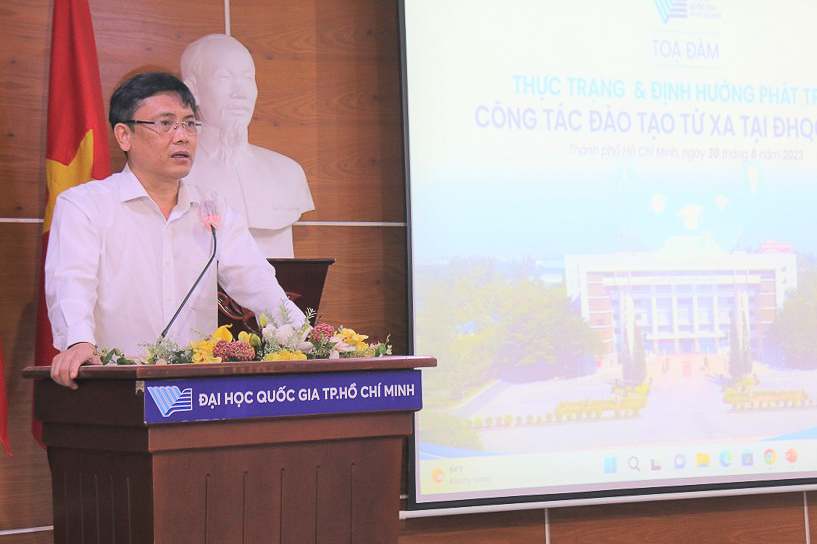 PGS.TS Nguyễn Minh Tâm - Phó Giám đốc ĐHQG-HCM, phát biểu khai mạc.