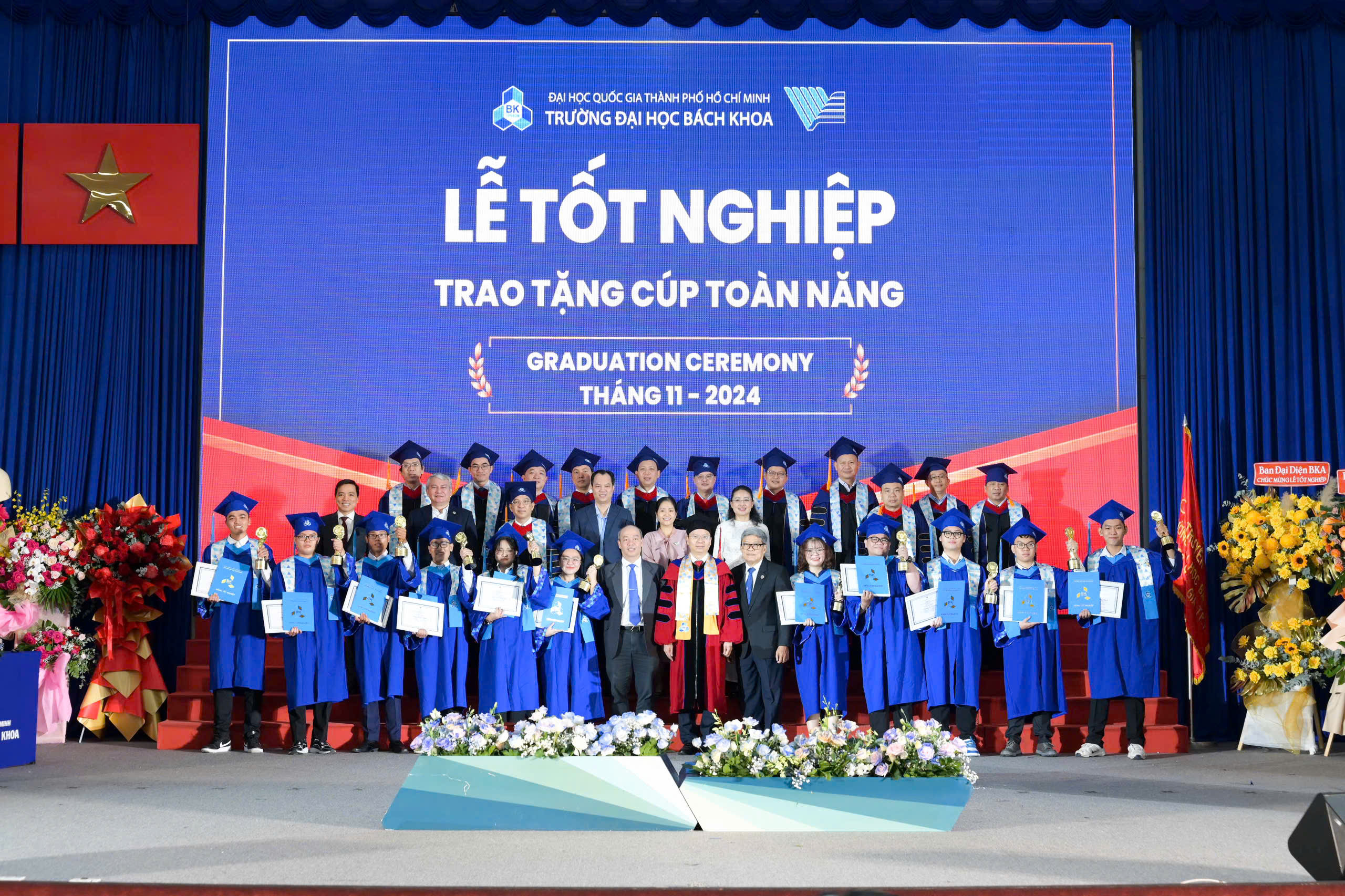 Với nhiều thành tích học tập và hoạt động nổi bật, có 11 sinh viên được Trường ĐH Bách khoa trao tặng Cúp toàn năng. 