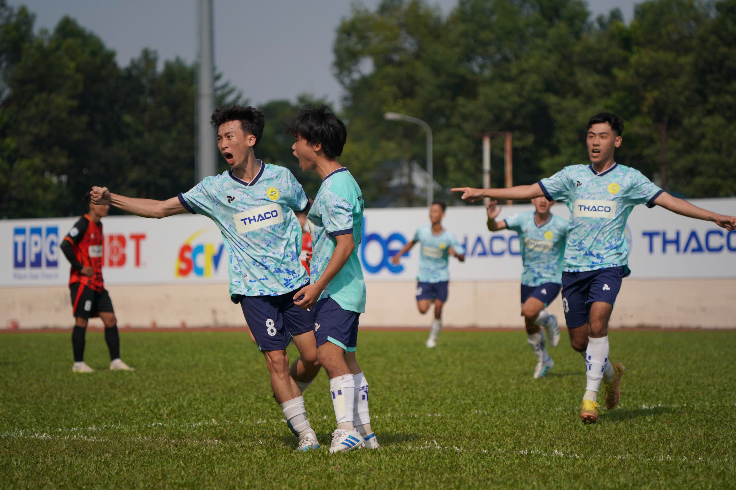 Đội Trường ĐH Bách khoa giành chiến thắng, bước vào vòng trong với tỉ số 5-1.