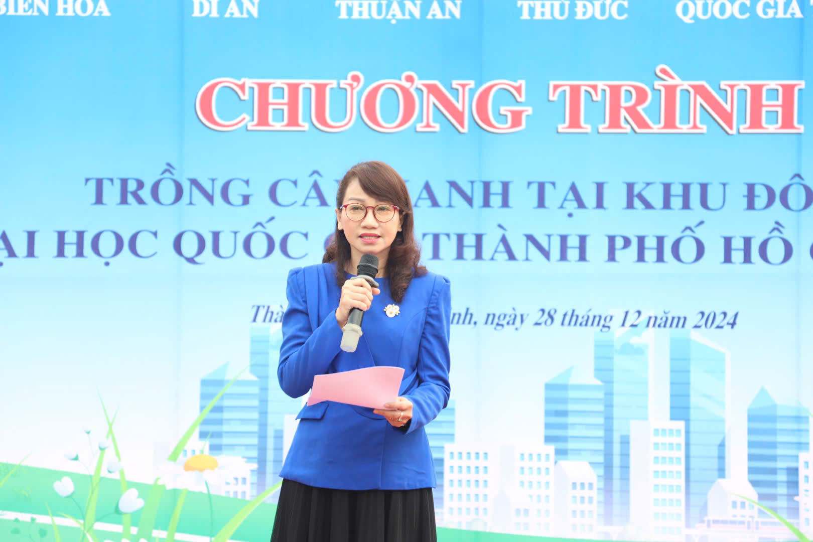 GS.TS Nguyễn Thị Thanh Mai - Phó Giám đốc ĐHQG-HCM cho biết, được sự quan tâm của Đảng, Nhà nước cùng các cấp chính quyền nơi ĐHQG-HCM trú đóng, trong những năm qua, khu đô thị ĐHQG-HCM đã có những chuyển biến rõ nét,thân thiện, hiện đại. 