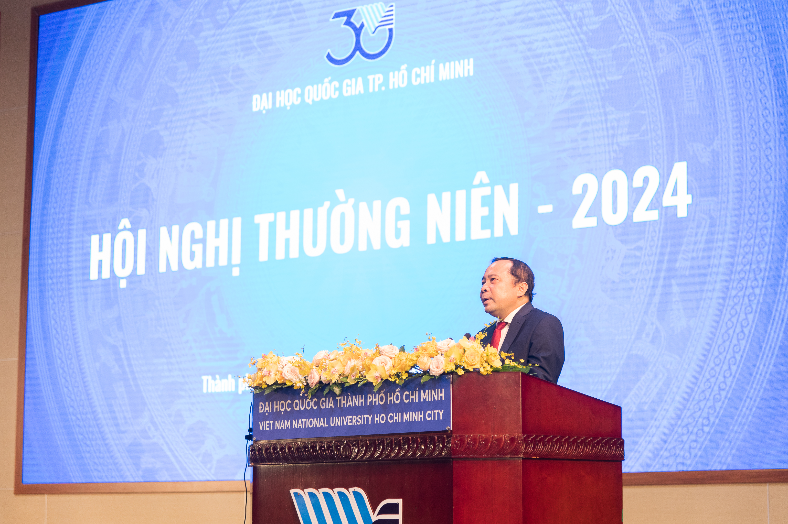 PGS.TS Vũ Hải Quân - Giám đốc ĐHQG-HCM nhấn mạnh, năm 2024, ĐHQG-HCM hướng tới chào mừng kỷ niệm 30 năm xây dựng và phát triển.