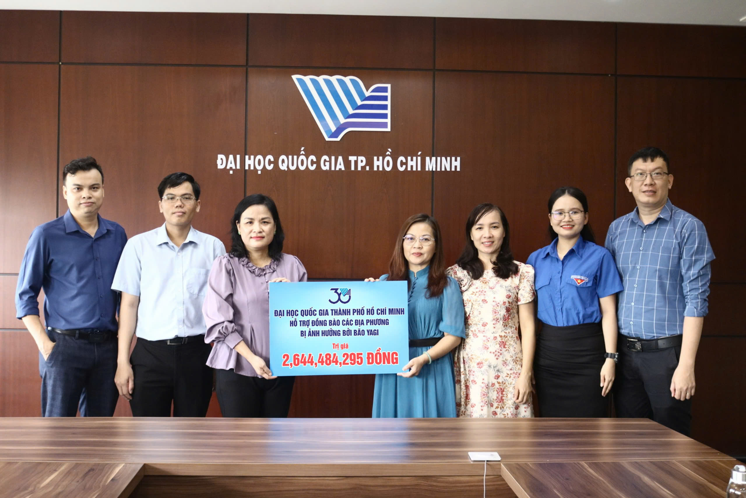 ĐHQG-HCM quyên góp được 2,644,484,295 đồng hỗ trợ các địa phương bị ảnh hưởng bởi bão Yagi.