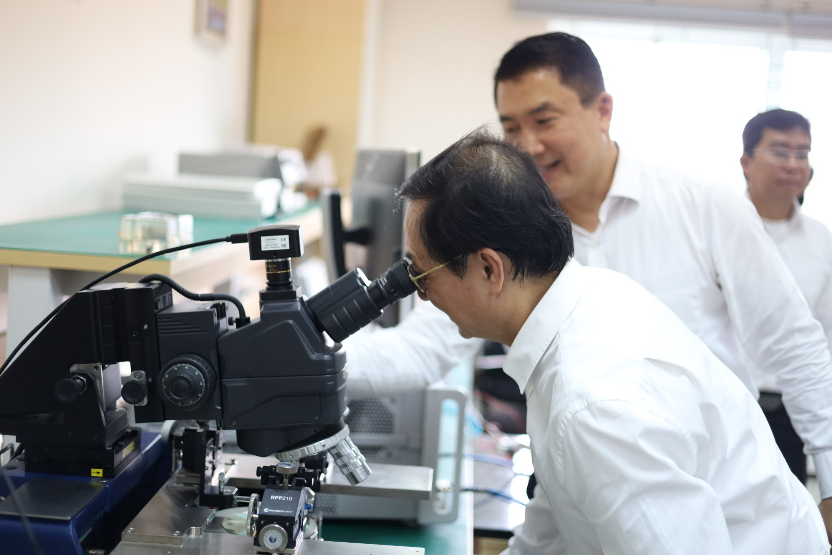PGS.TS Huỳnh Thành Đạt đề nghị ĐHQG-HCM tiếp tục khẳng định vai trò đầu tàu trong phát triển khu vực và cả nước.