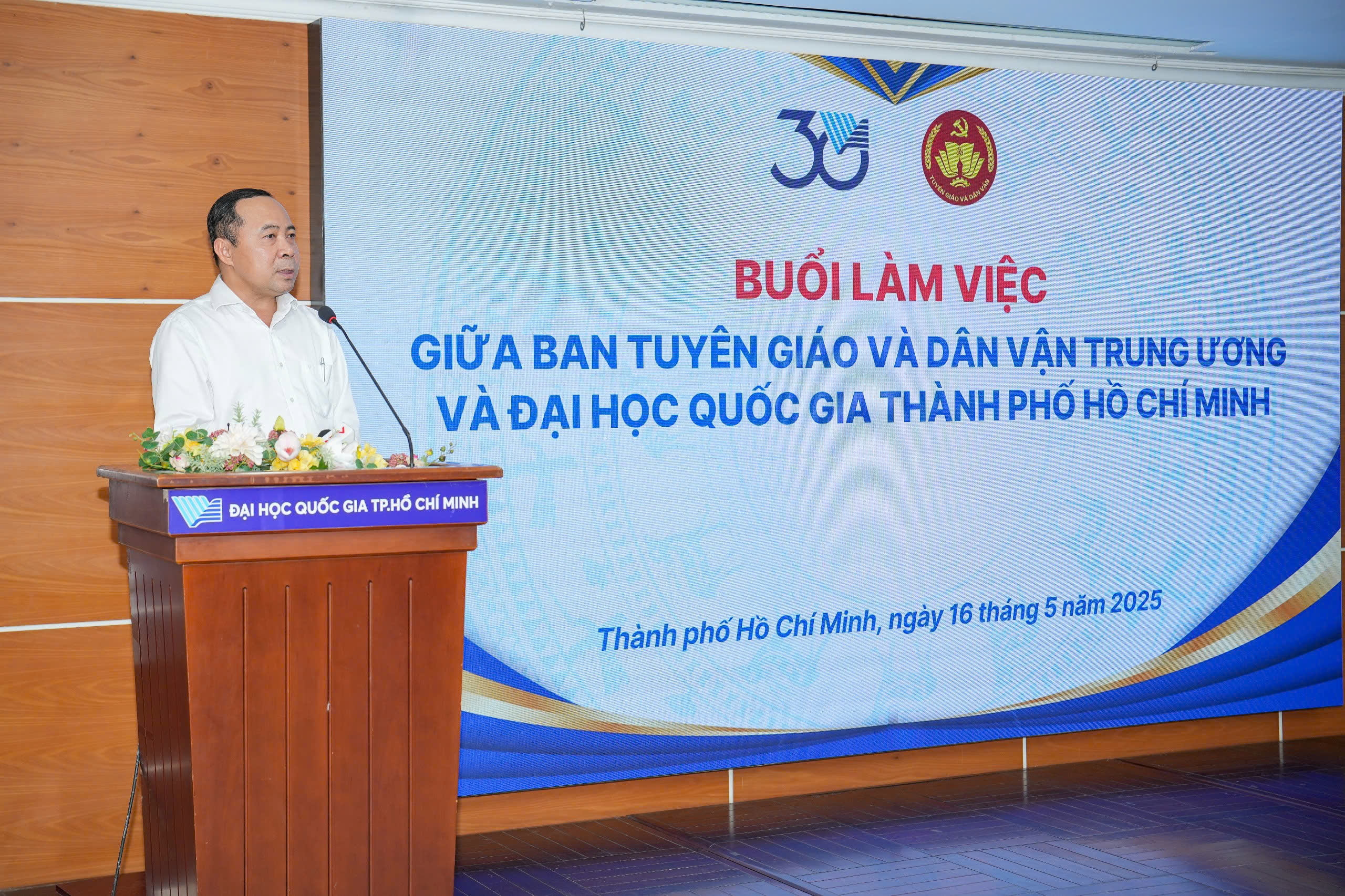 PGS.TS Vũ Hải Quân nhấn mạnh, toàn hệ thống ĐHQG-HCM luôn giữ vững tinh thần đoàn kết và quyết tâm cao trong triển khai các nghị quyết có ý nghĩa chiến lược quốc gia