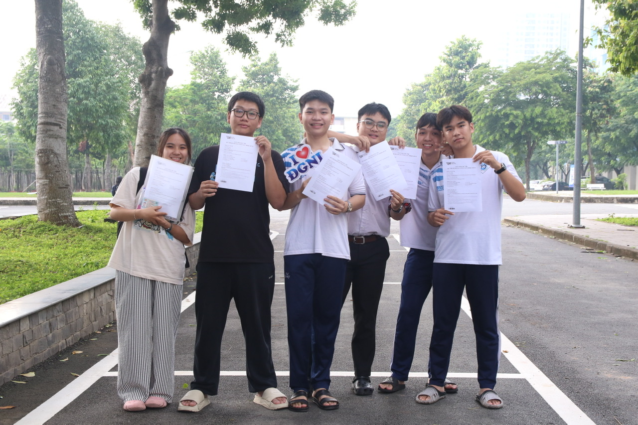 Thí sinh dự thi Đánh giá Năng lực đợt 2, năm 2025 tại điểm thi Trưởng ĐH Bách khoa.