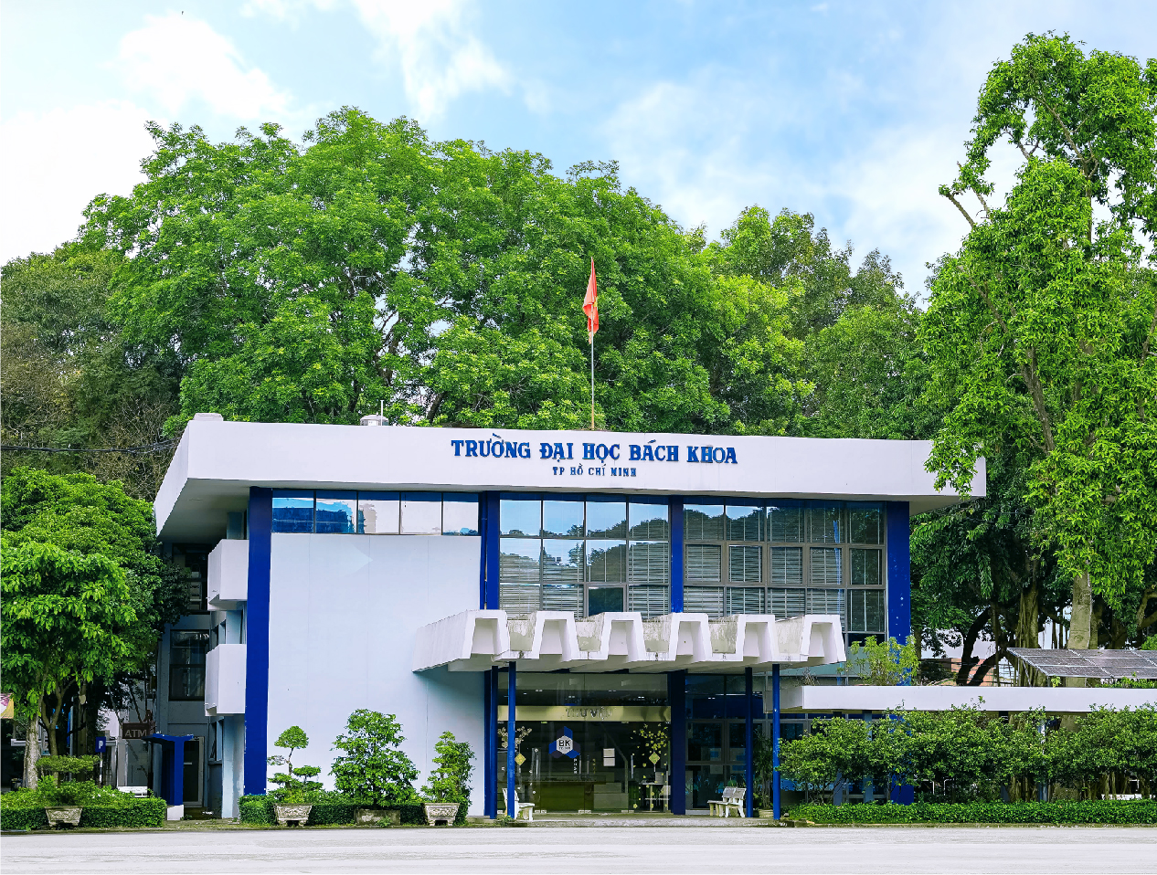 Trường Đại học Bách khoa tuyển sinh với tổng chỉ tiêu dự kiến 5.550 sinh viên, triển khai trên ba nhóm chương trình đào tạo chính.