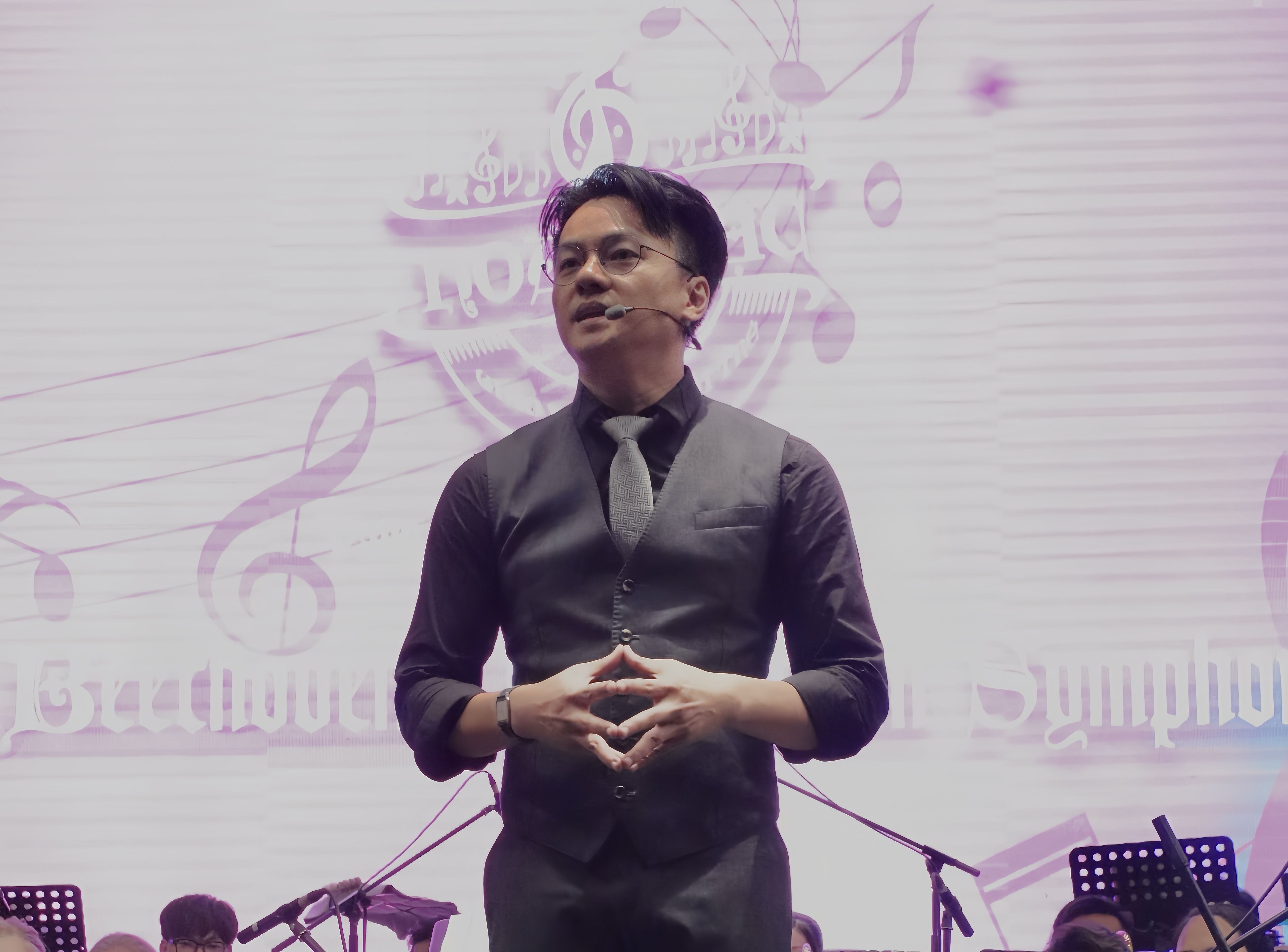 Nhạc trưởng Trần Nhật Minh cho biết, các buổi hòa nhạc đều được chuẩn bị công phu, dàn dựng riêng theo phong cách của sinh viên từng trường.