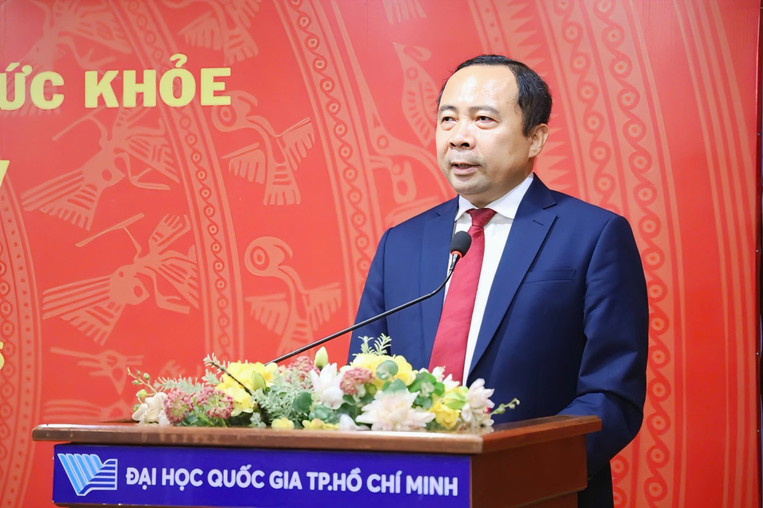 PGS.TS Vũ Hải Quân ghi nhận và đánh giá cao những kết quả nổi bật mà Đảng bộ Nhà trường đã đạt được trong nhiệm kỳ qua.