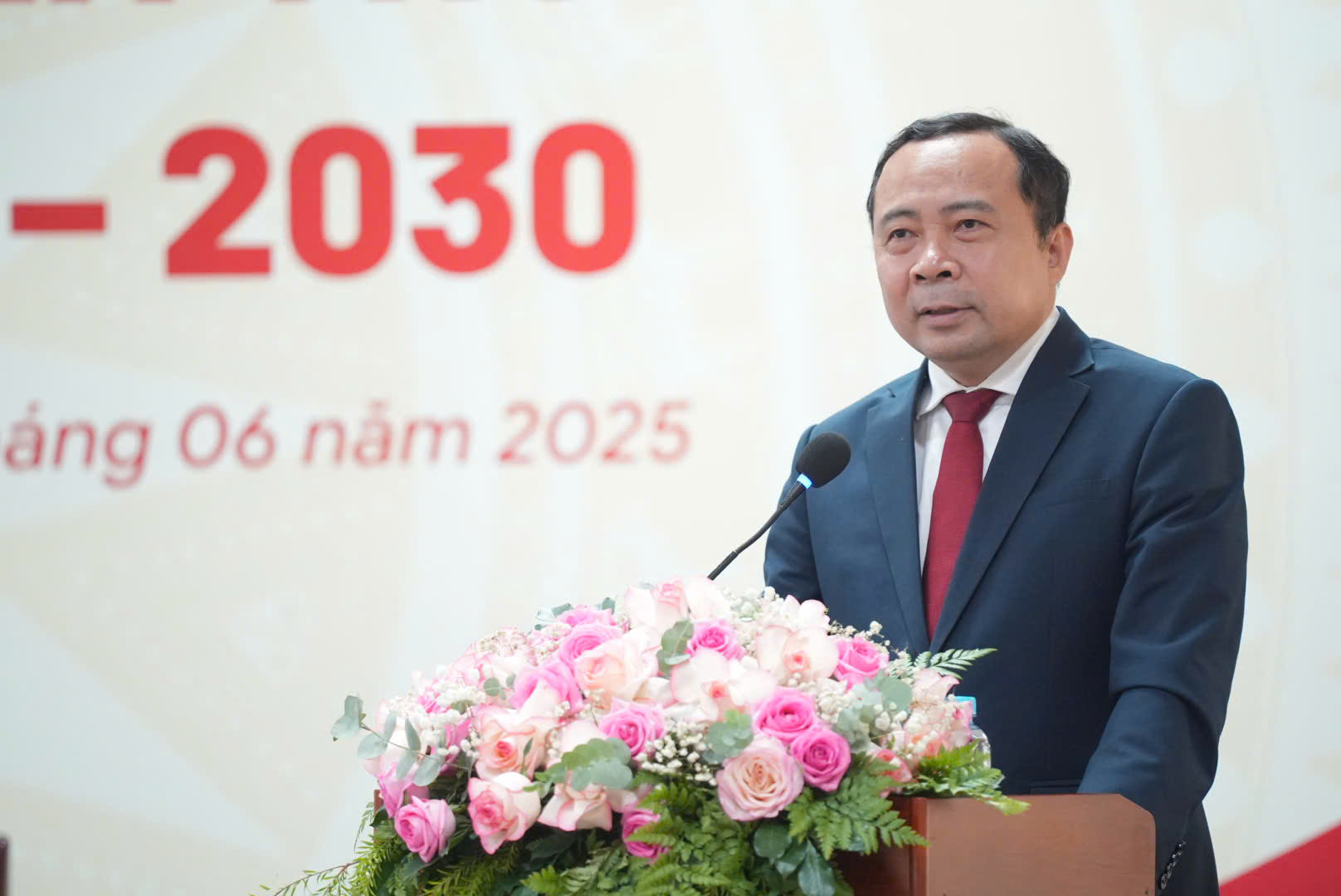 PGS.TS Vũ Hải Quân phát biểu chỉ đạo tại Đại hội.