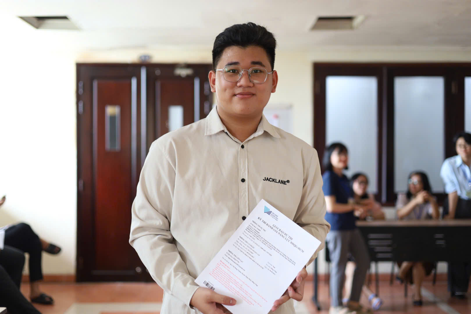 Nguyễn Hoàng Lợi - học sinh Trường THPT Trường Xuân xúc động bày tỏ niềm vui khi được tạo điều kiện tham gia lại kỳ thi.