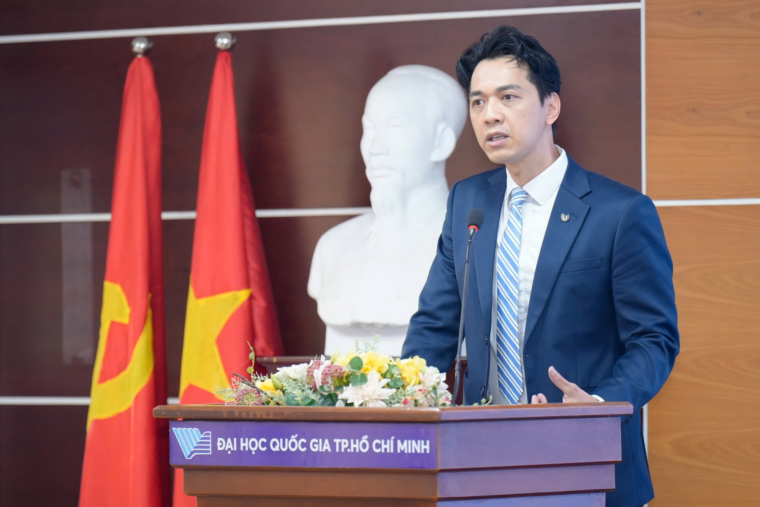 Chủ tịch Hội đồng quản trị Trần Hùng Huy nhấn mạnh việc ký kết với ĐHQG-HCM là bước khởi đầu cho những hợp tác sâu rộng trong tương lai, cùng hướng đến mục tiêu đồng hành và nuôi dưỡng tài năng trẻ