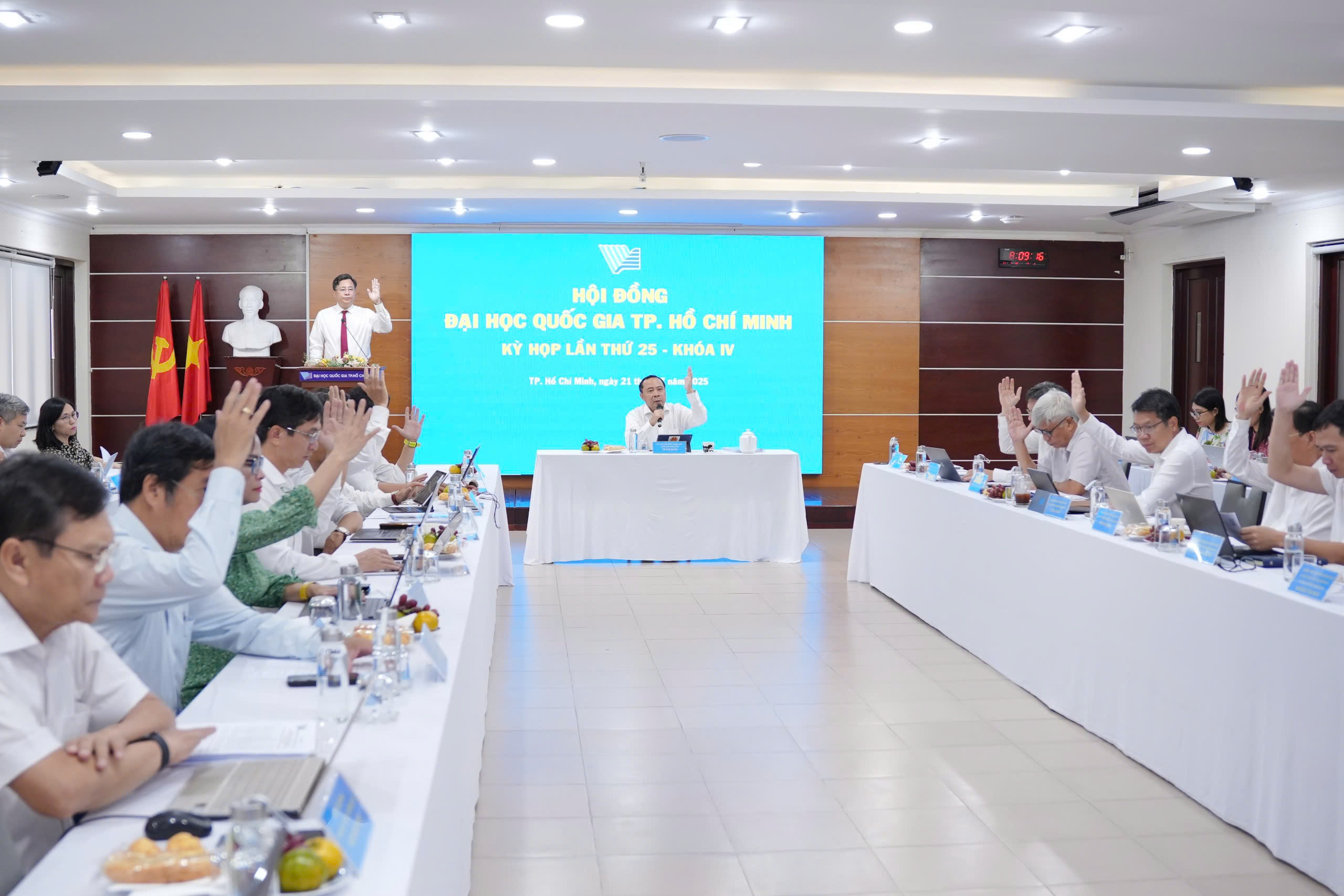 Nhiều nội dung quan trọng được Hội đồng ĐHQG-HCM thông qua.