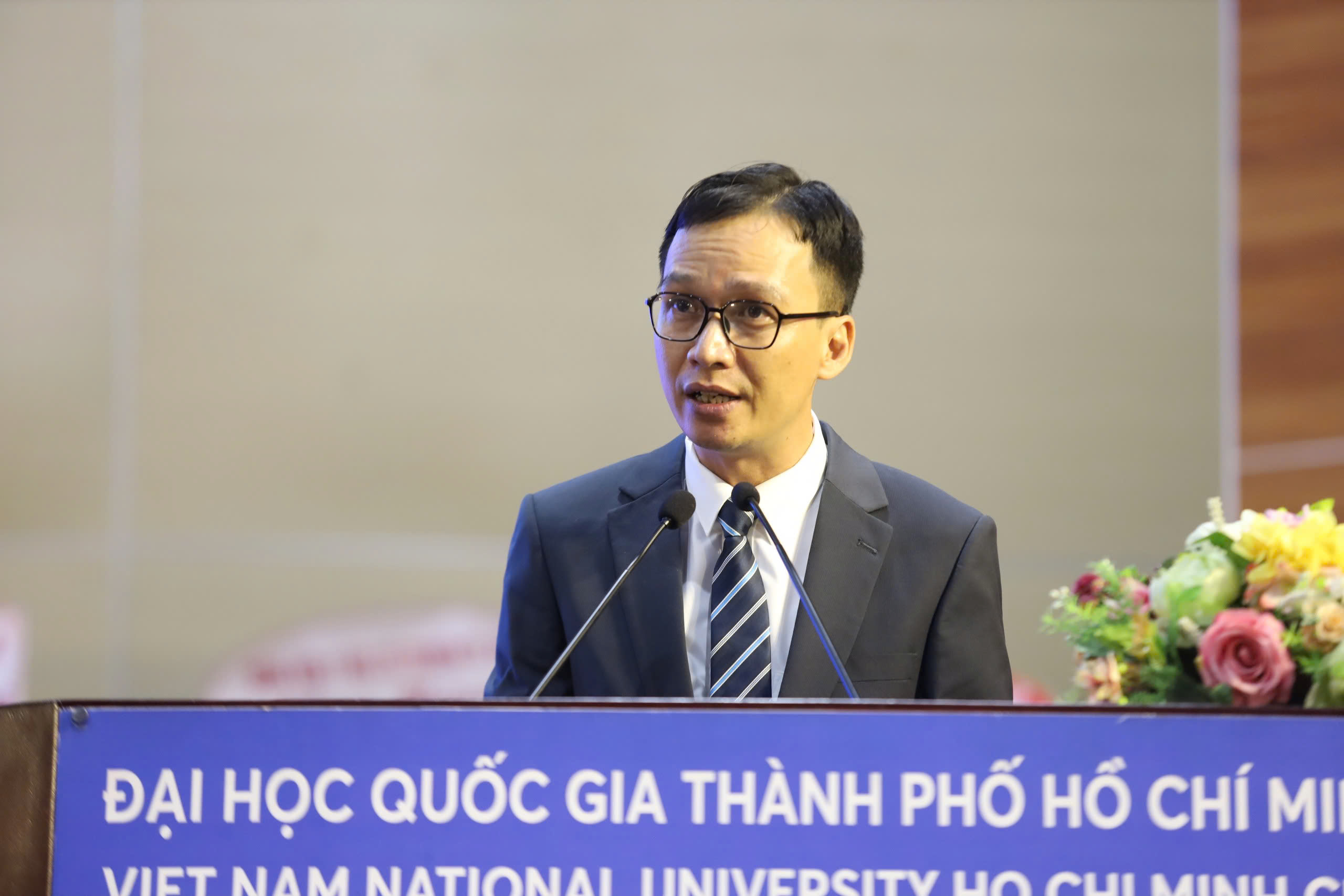 GS.TS Phan Bách Thắng nhấn mạnh 04 trụ cột để thúc đẩy Nhà trường phát triển, khẳng định vị thế của đơn vị trong hệ thống giáo dục đại học quốc gia.