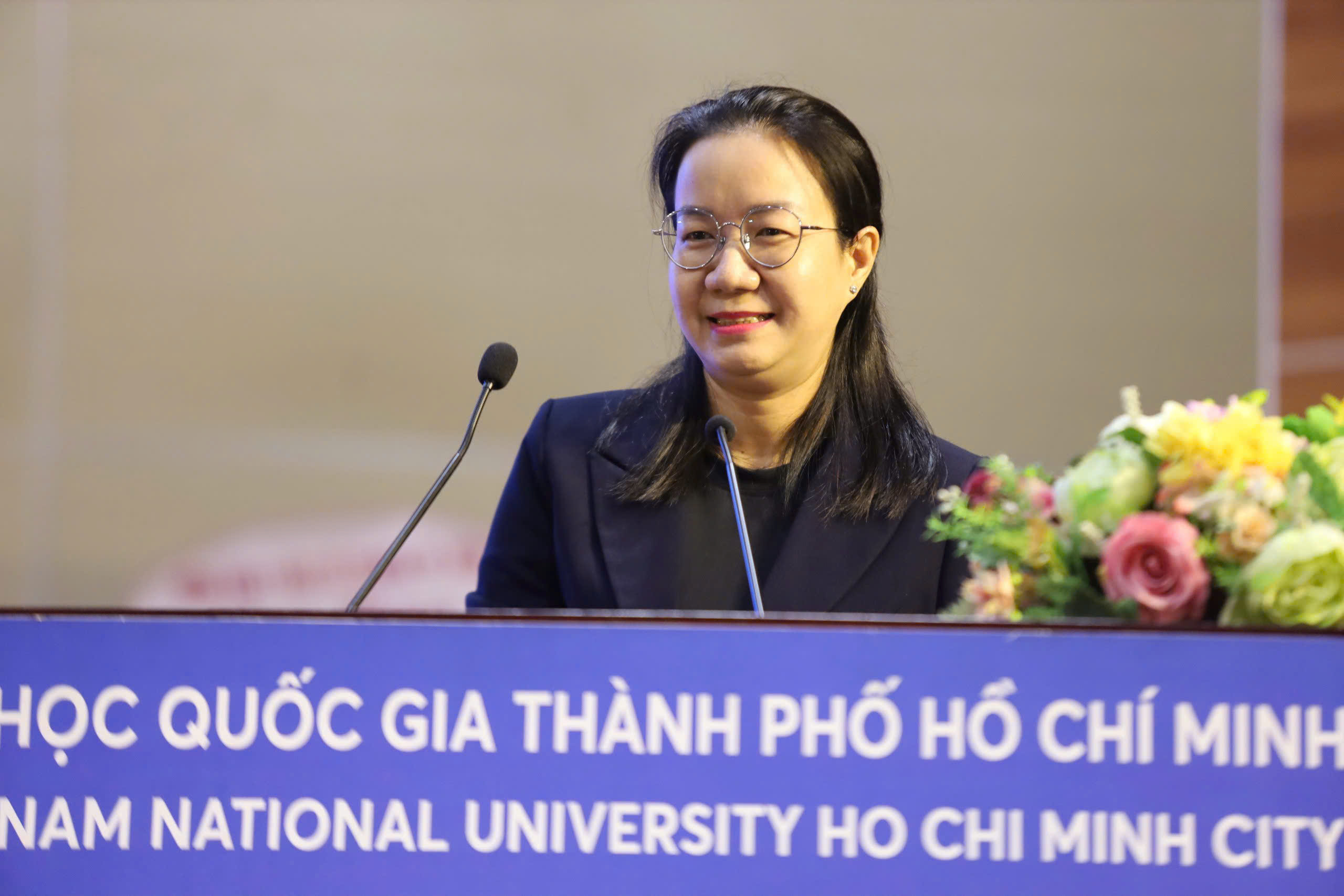 ThS Trần Thị Tố Uyên - Phó Trưởng ban Ban Tổ chức, Cán bộ ĐHQG-HCM đã công bố các quyết định nhân sự quan trọng đối với Trường ĐH Khoa học Sức khỏe.