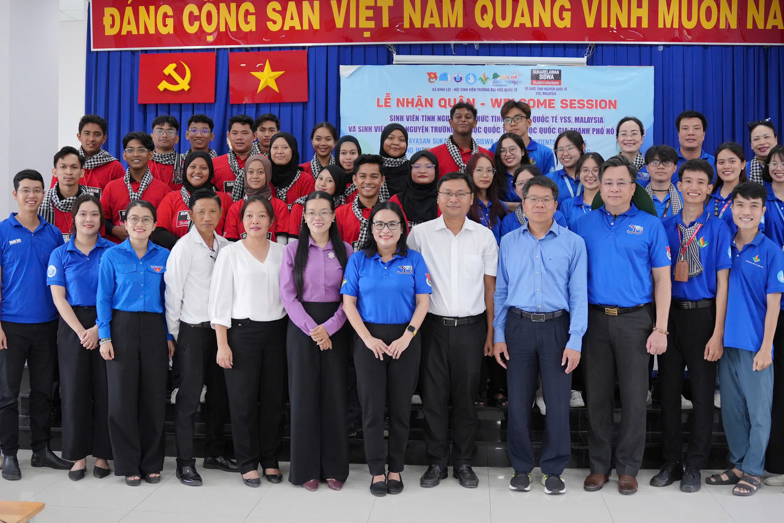 đoàn công tác đến thăm, động viên các đội hình sinh viên tình nguyện của ĐHQG-HCM đang hoạt động tại TP.HCM và tỉnh Tây Ninh.