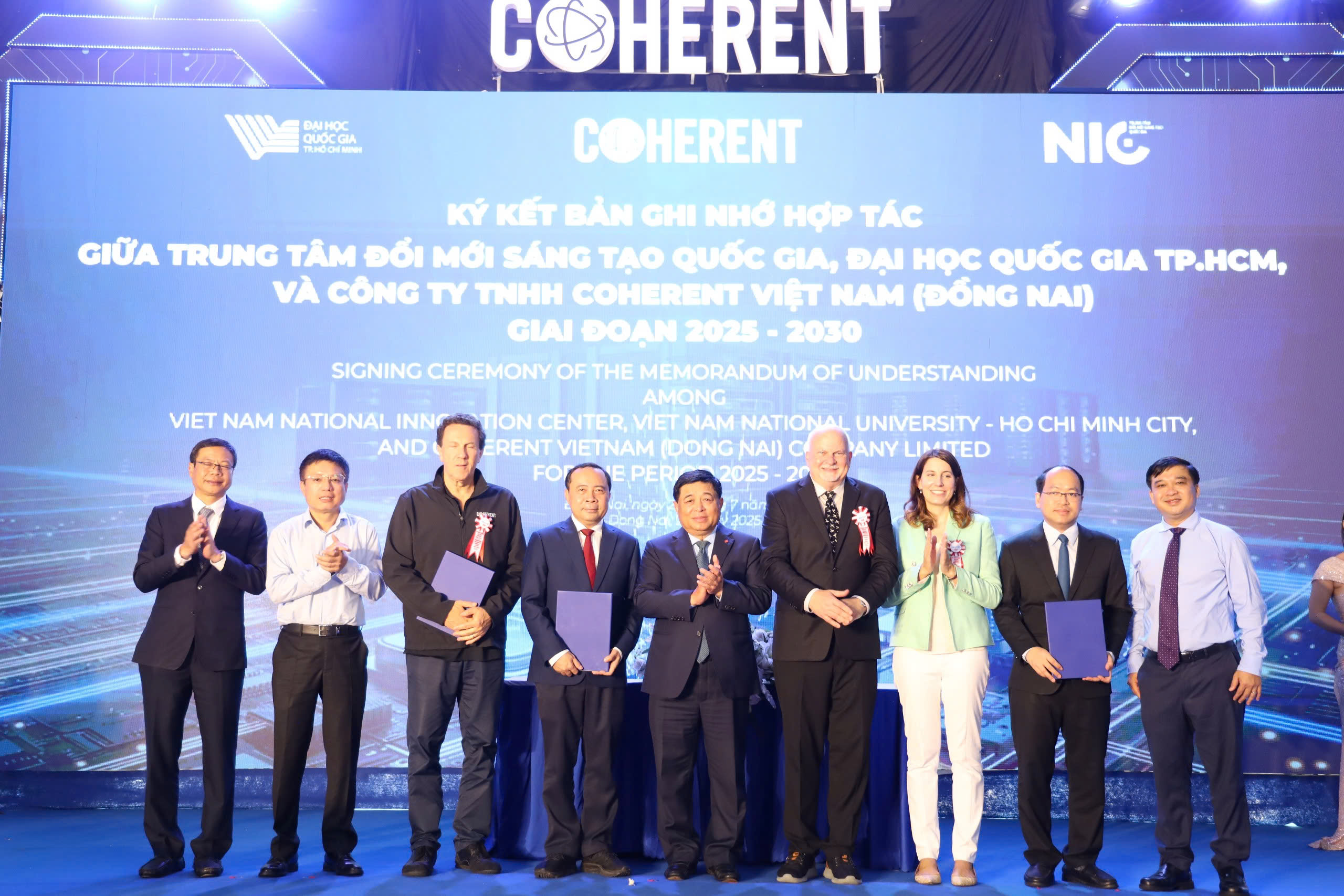 ĐHQG-HCM, Trung tâm Đổi mới sáng tạo Quốc gia (NIC) và Công ty TNHH COHERENT đã ký kết Biên bản ghi nhớ hợp tác giai đoạn 2025-2030