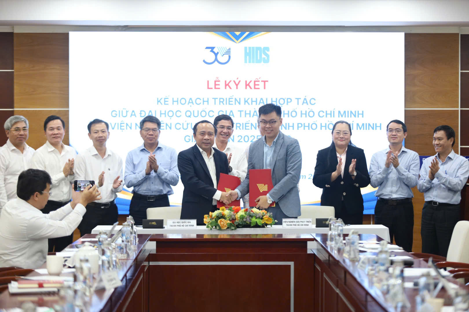 Dự kiến hai bên sẽ xây dựng kế hoạch hợp tác theo từng giai đoạn cụ thể, đồng thời tổ chức các buổi làm việc định kỳ để triển khai hiệu quả các nội dung đã ký kết.