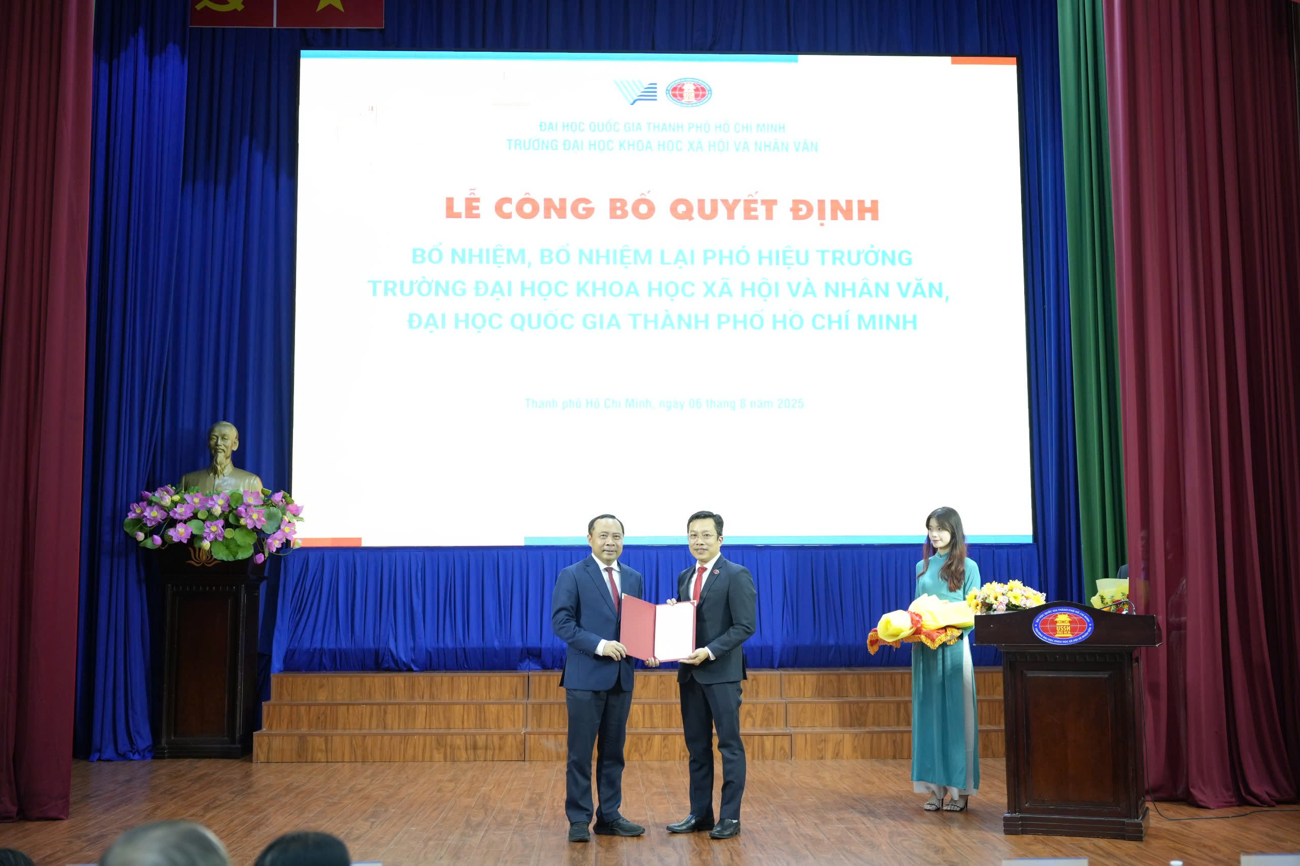 Từ năm 2020, ông giữ chức vụ Phó Hiệu trưởng Trường ĐH Khoa học Xã hội và Nhân văn.