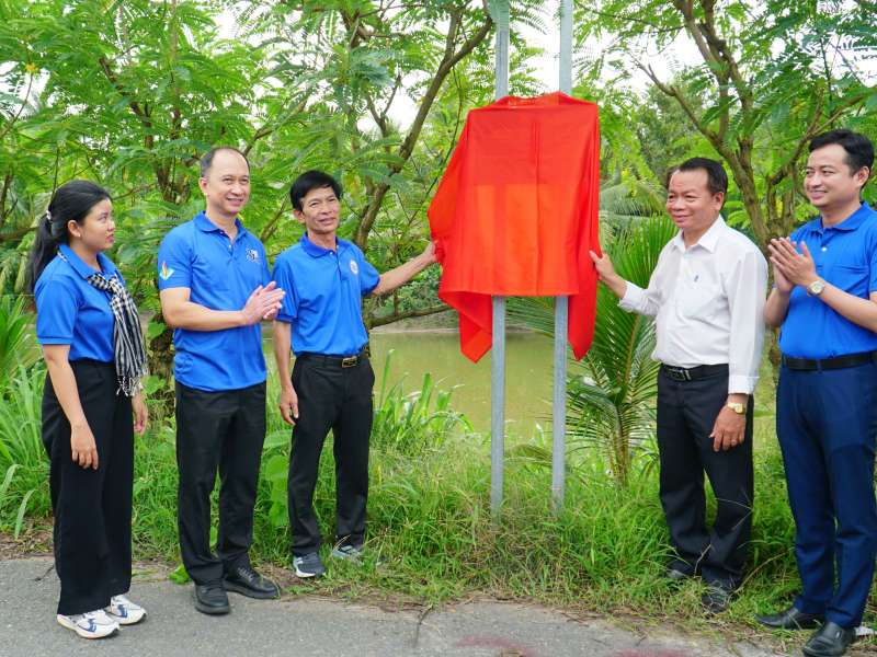 Lãnh đạo ĐHQG-HCM thăm 3 đội hình Mùa hè xanh tại tỉnh Vĩnh Long