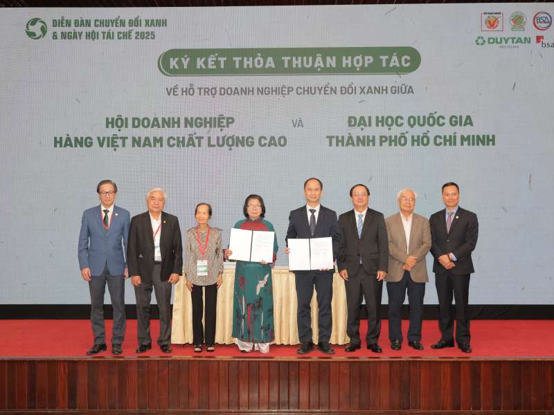 ĐHQG-HCM hợp tác với Hội Doanh nghiệp hàng Việt Nam chất lượng cao phát triển hoạt động khoa học, công nghệ, đổi mới sáng tạo và chuyển đổi số 