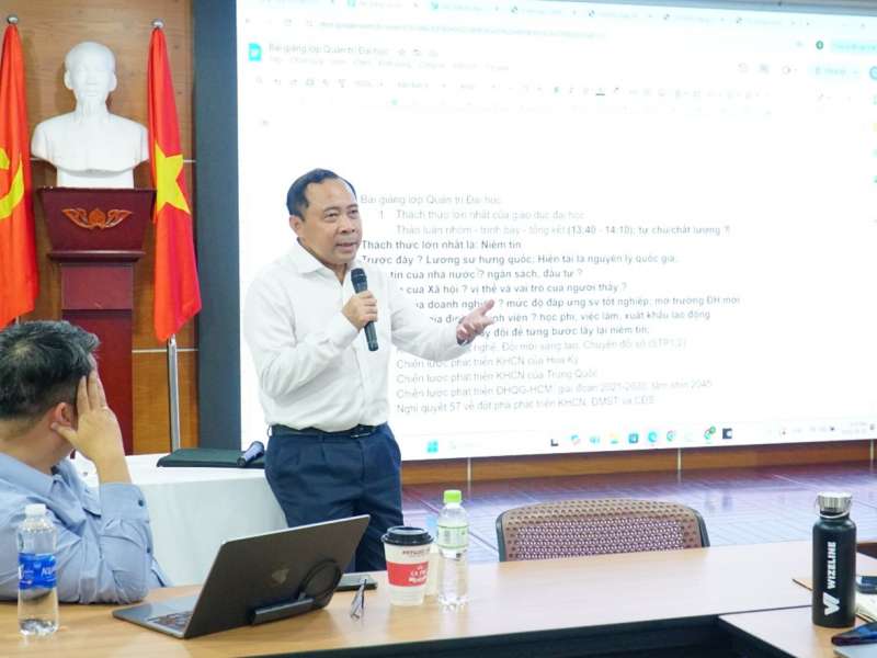 PGS.TS Vũ Hải Quân: Thách thức lớn nhất của giáo dục đại học là “hành trình tìm lại niềm tin”